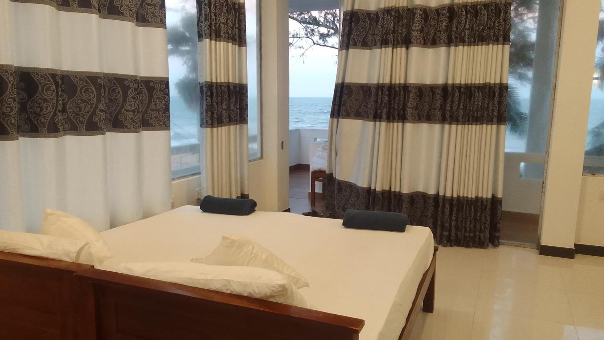 Salty Breeze Arugam Bay Hotel Exterior photo