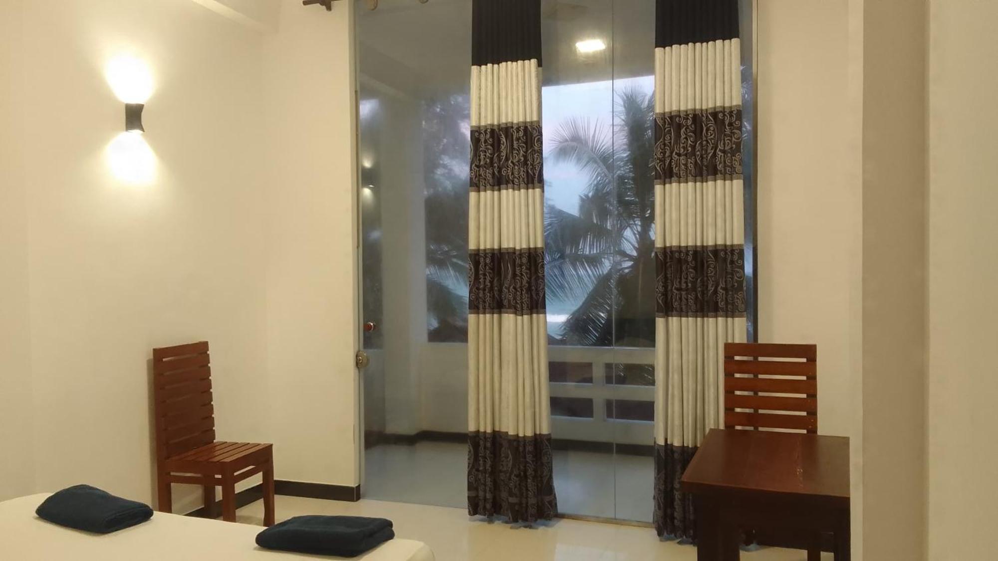 Salty Breeze Arugam Bay Hotel Exterior photo
